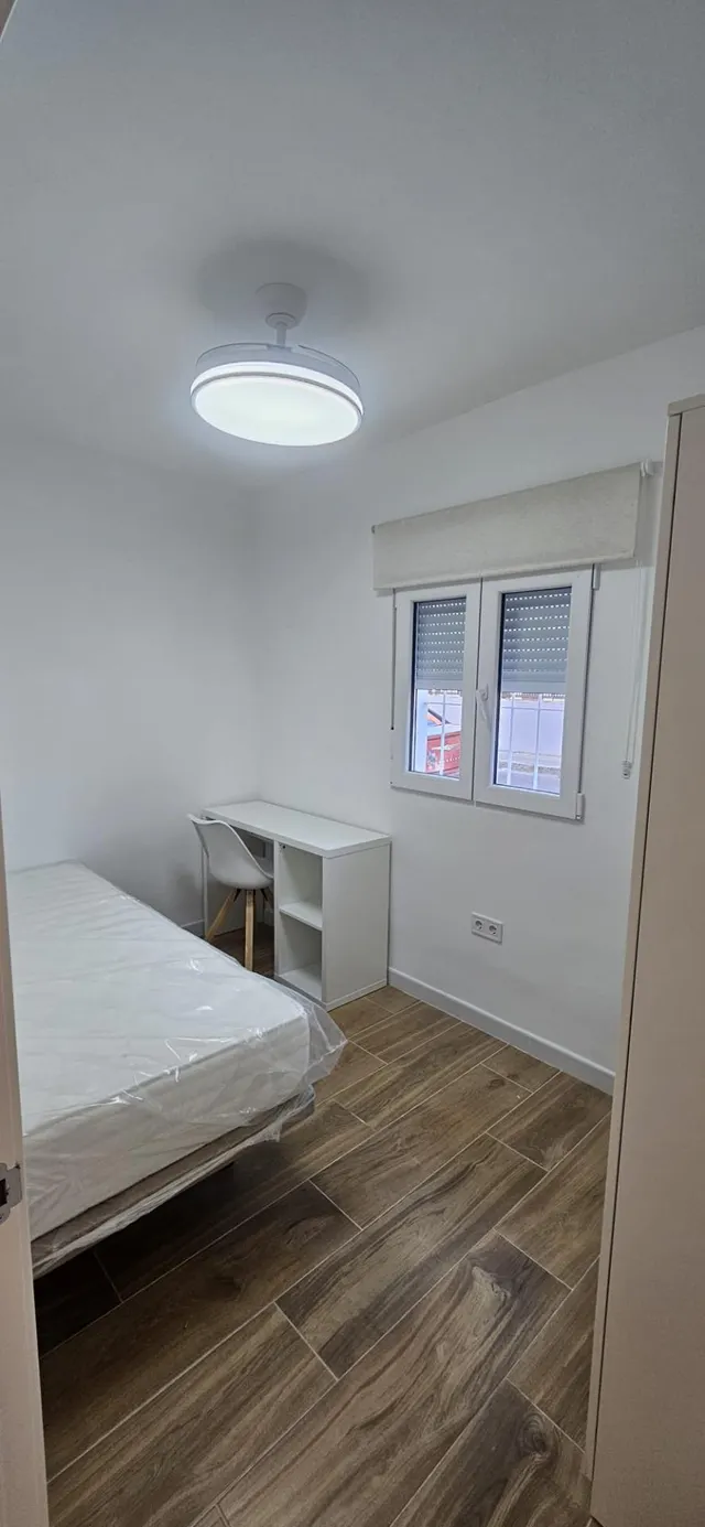 Se alquila magnífico piso completamente reformado y a estrenar en la zona El Juncal ,  para estudiantes. — 7