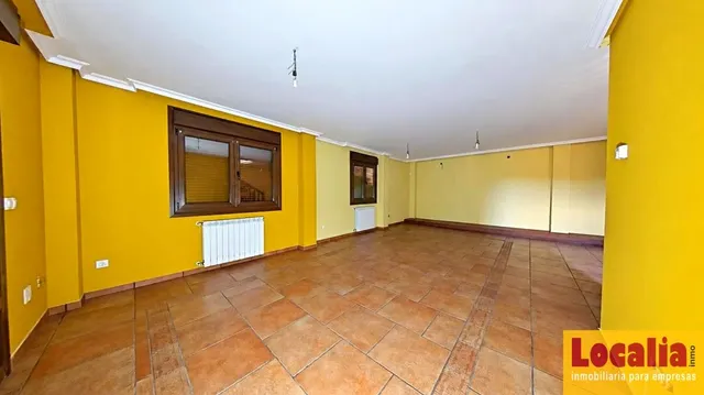 CHALET: AMPLITUD, LUZ Y CARÁCTER JUNTO A LA COSTA CÁNTABRA - foto 2