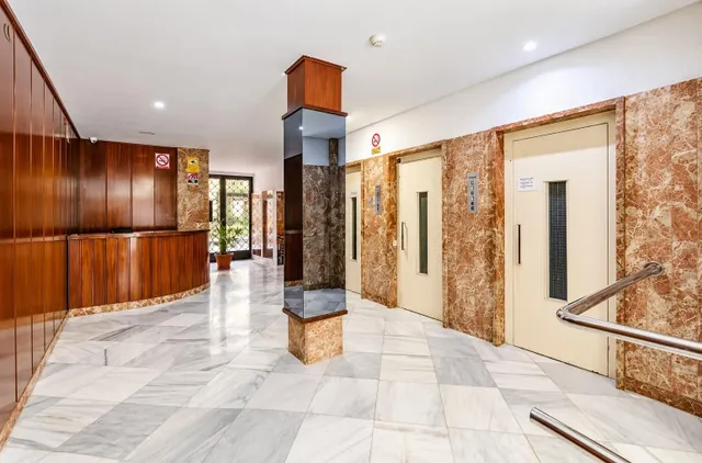 Exclusiva oficina de 153 m2 en pleno centro histórico de málaga, junto a la Catedral — 48