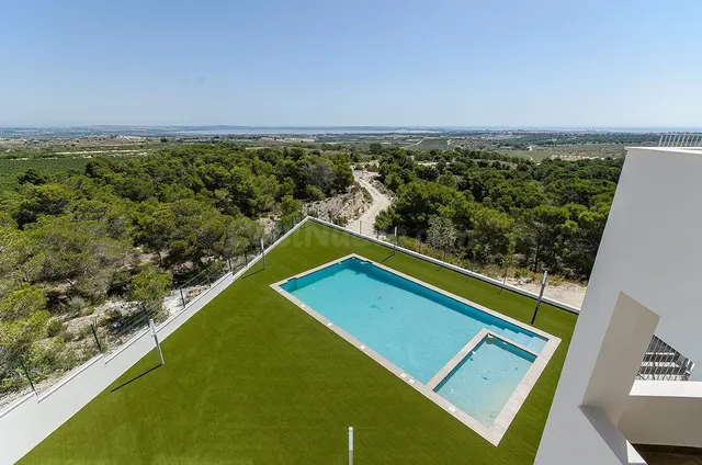 BUNGALOWS DE NUEVA CONSTRUCCIÓN EN SAN MIGUEL DE SALINAS