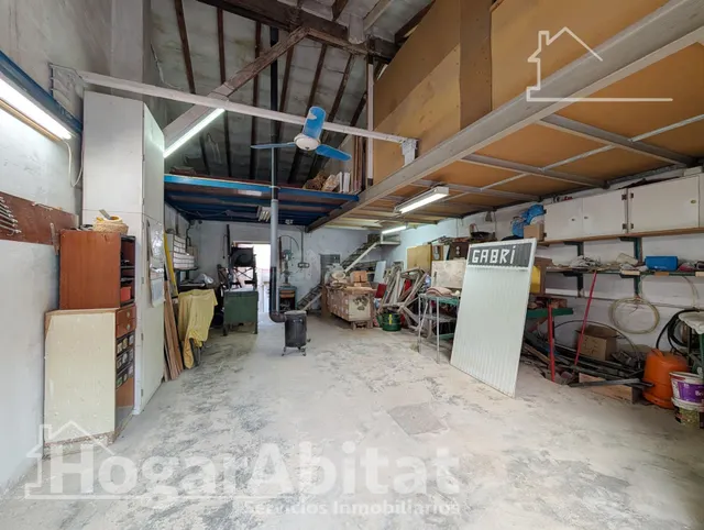 ¡hazla a tu gusto! casa esquinera y luminosa con patio — 3