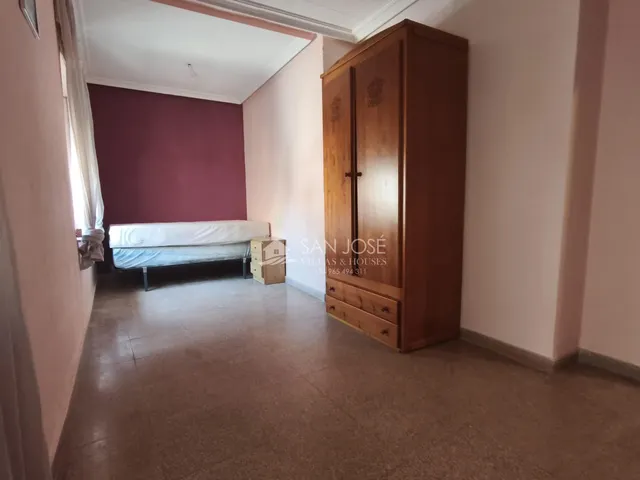 VENTA DE CASA EN ASPE, ZONA CENTRO — 24