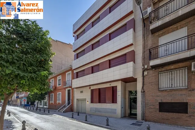 Ático dúplex junto Alhamar con 2 garajes y 2 trasteros — 32