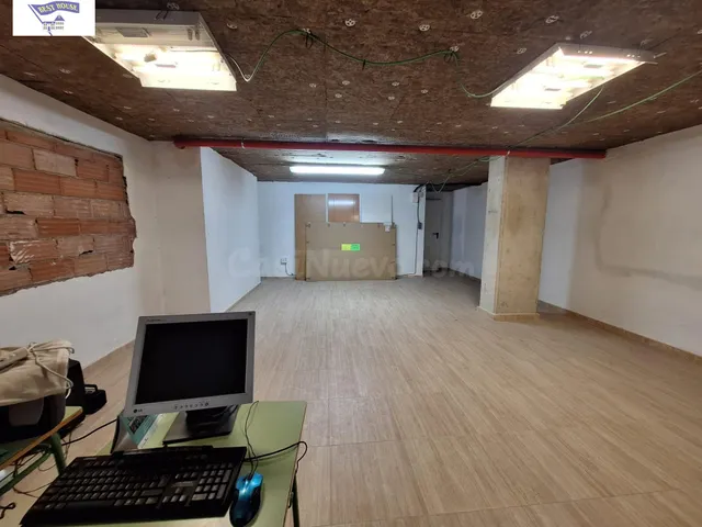 Local comercial 81m² en alquiler - Circunvalacion-Carrefour - foto 4