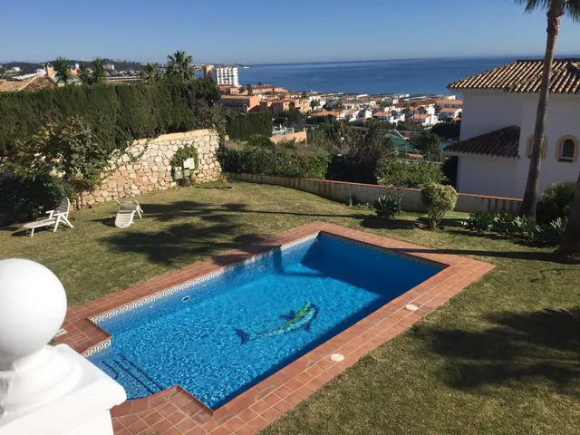 Villa 6 dormitorios con vistas al mar en La Cala de Mijas — 42