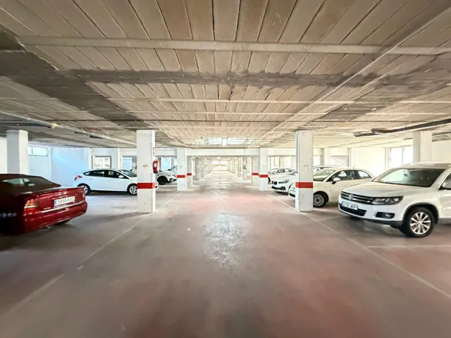 Local comercial 2800m² en venta - Estacion de autobuses — 18