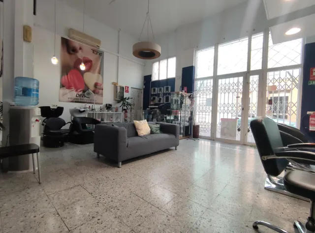 💇‍♀️✨ ¡Oportunidad única de traspaso! Peluquería en funciona