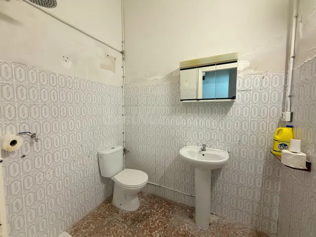 ESTUPENDO LOCAL COMERCIAL IDEAL PARA CONVERTIR A VIVIENDA — 5