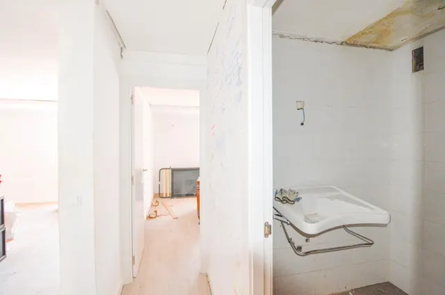 Urbis te ofrece un piso y estudio en venta en zona Salas Bajas, Salamanca. — 21