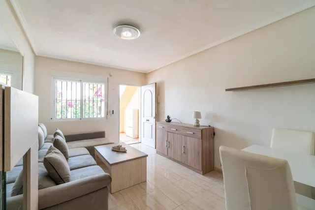 Planta baja con amplio jardín en Orihuela Costa — 8