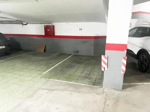 Plaza de aparcamiento en zona centro — 4