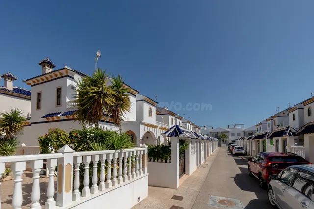 Adosado de 3 dormitorios 2 baños en Orihuela Costa ¡Tu hogar ideal en Las Chismosas! ✨ — 42