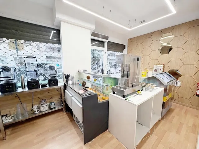 Traspaso de cafeteria - heladeria - yogurteria - zumeria en pleno centro !! excelente oportunidad !! — 19