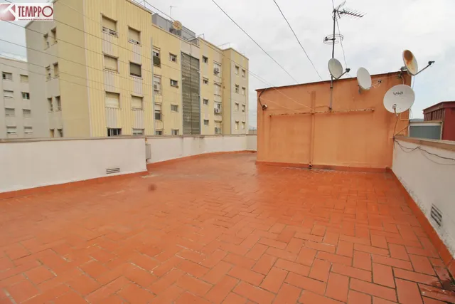 PISO REFORMADO de 3 DORMITORIOS, con VISTAS DESPEJADAS y con ASCENSOR — 22