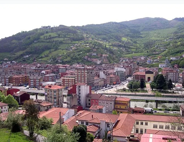 TERRENO URBANO EN VENTA EL ENTREGO ASTURIAS - foto 4