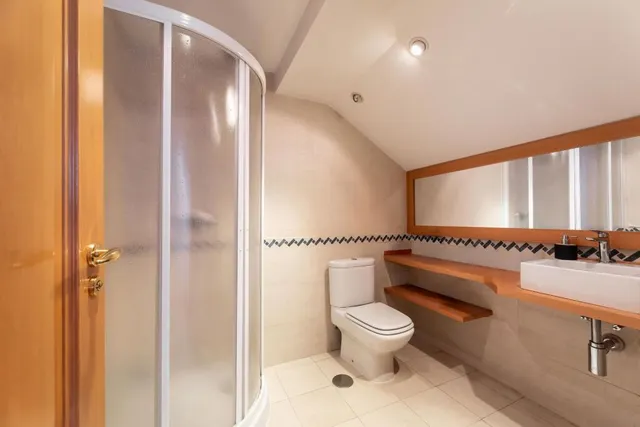 Chalet Adosado en Pozuelo De Alarcón — 41