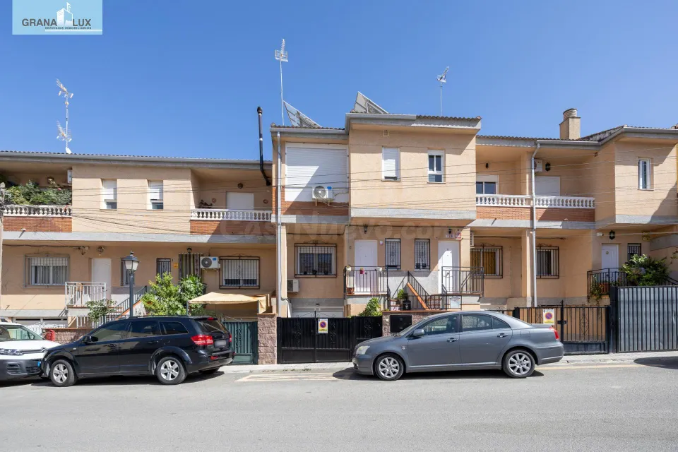 Amplia y preciosa casa lista para entrar a vivir!!