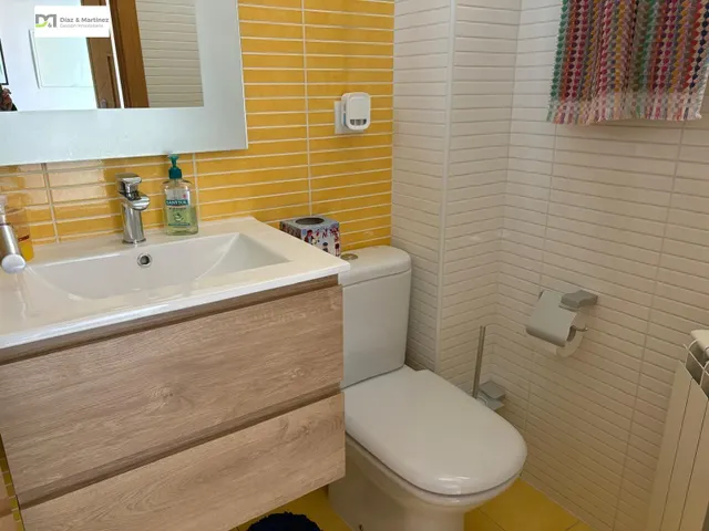 CHALET PAREADO  PRÓXIMO A ESPACIO LEÓN — 7