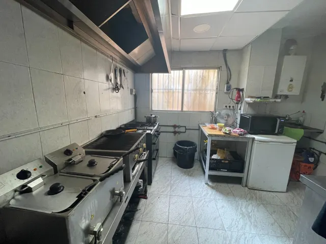 Local comercial 2 habitaciones 100m² en venta - Pueblo 4 — 10
