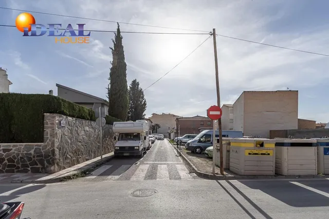 ¡Oportunidad única! Solar en venta en Churriana de la Vega — 9