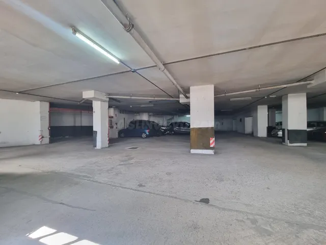GARAJE DE 680M2 23 PLAZAS COCHE Y 5 MOTOS POSIBILIDAD DE MÁS - foto 3