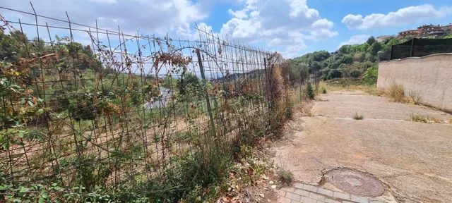 TERRENY EN VENDA — 3