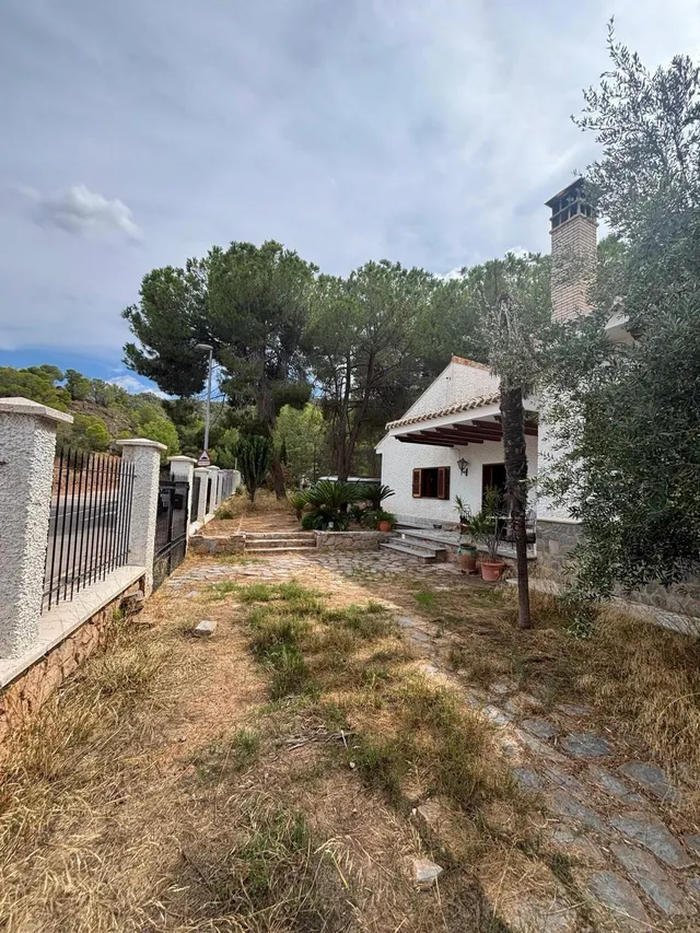 Chalet exclusivo con piscina cubierta de cristal y más de 300 m2 en urbanización Los Teatinos — 11