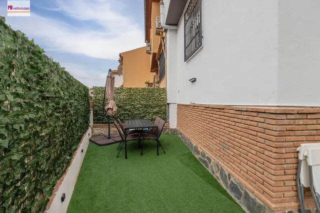 Encantadora Casa Reformada en Ogijares con Vistas y Espacios para Disfrutar — 36