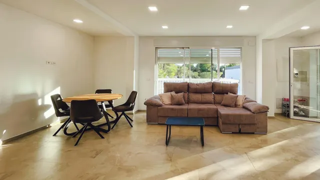 Chalet de lujo en venta en Benidorm: 6 dormitorios y 4 baños dividido en 2 casas independientes — 16