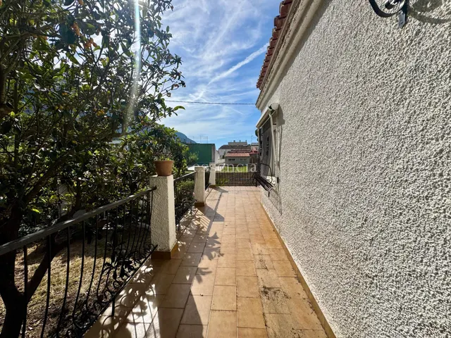ESPECTACULAR CHALET EN LA DROVA — 38