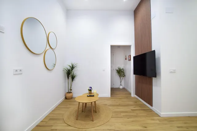 Inmueble reformado con encanto y techos altos en La Raiosa – - foto 4