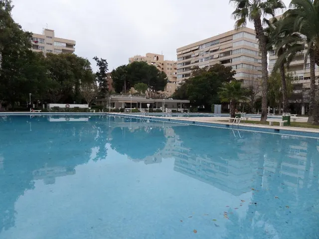 Vive la luz y el espacio en este amplio piso de Garden Playa! — 46