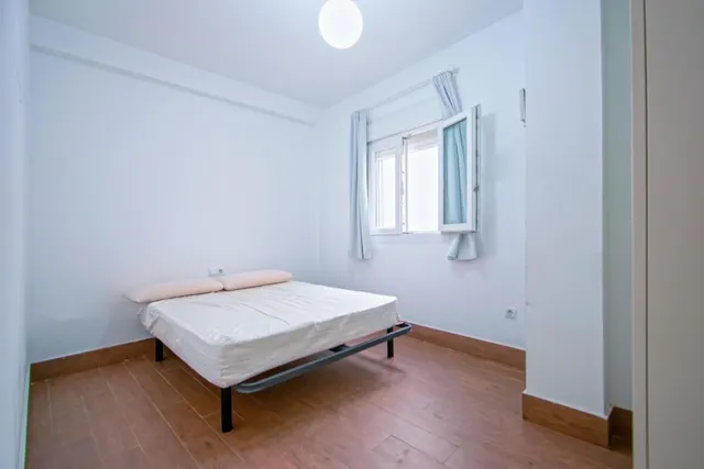 Bonito piso próximo a Santa Justa con terraza y ascensor. — 11