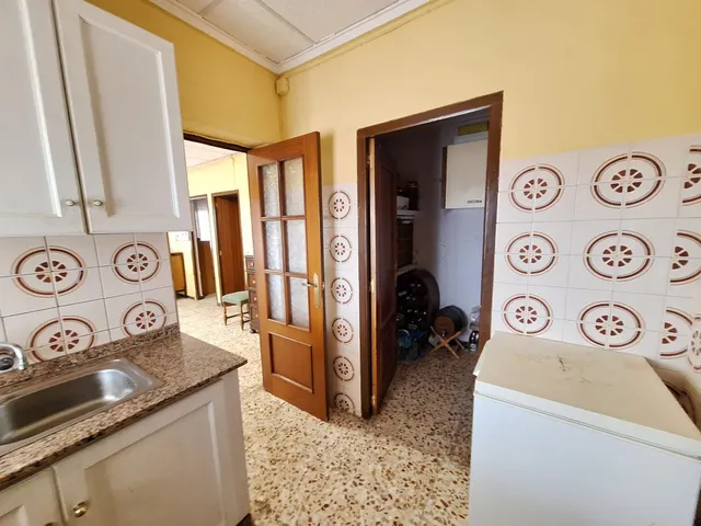 ¡Chalet con piscina a 858 €/m2!  4.000 m2 de parcela, 4 dormitorios y espacio para otra vivienda de 90 m2 — 24