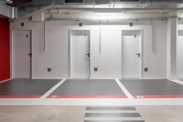 Parking 25m² en alquiler - Zona Avinguda Barcelona — 28