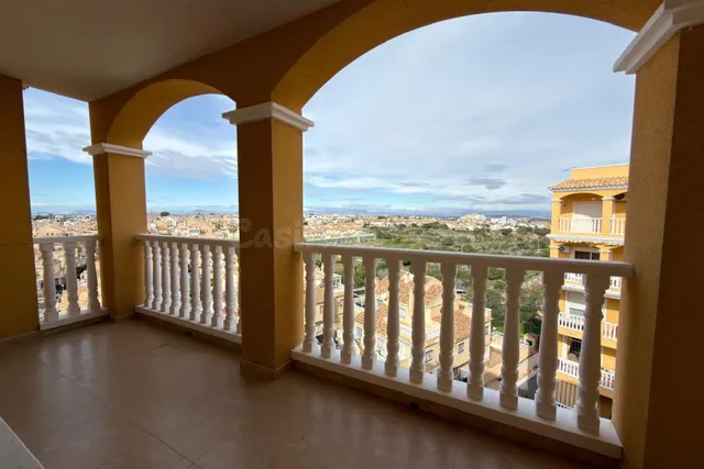 ÁTICO EN TORREBLANCA CON PARKING, PISCINA COMUNITARIA Y VISTAS DESPEJADAS! — 3