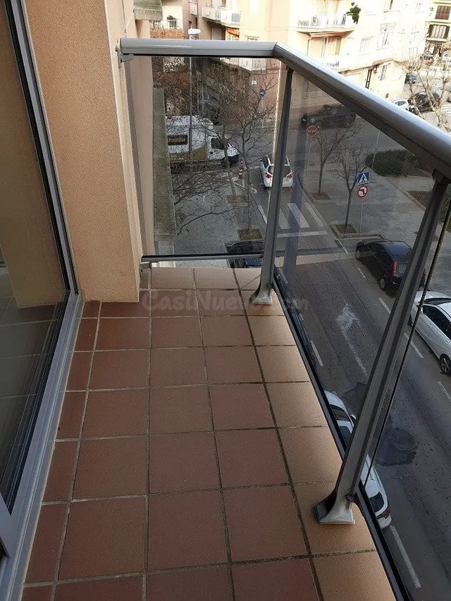 ALQUILER APARTAMENTO AMUEBLADO EN EL CENTRO DE ROSES - foto 3