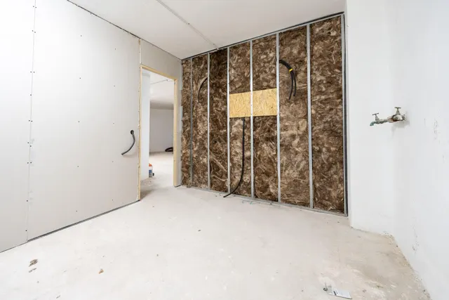 LOCAL DE 284 m2 EN ZONA CASTILLO DE BELLVER — 16