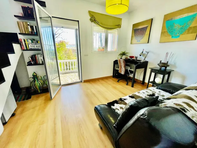 Casa de dos dormtorios con vistas al mar ya la montaña en Benalmádena, Costa del Sol — 17
