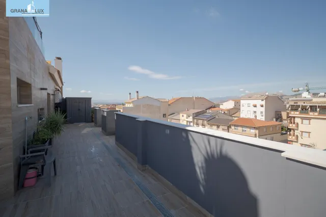 Ático dúplex con piscina en Maracena — 44