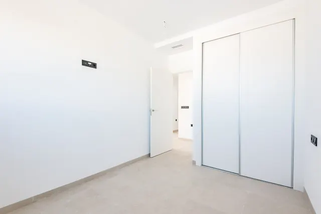 Apartamento de 3 dormitorios en Punta Prima — 14