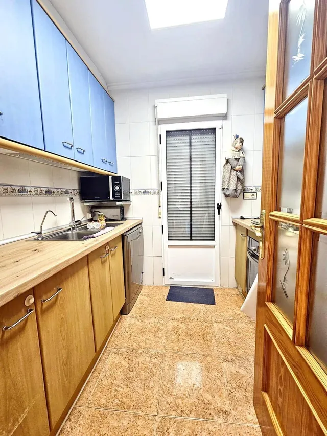 Casa cómoda de 6 dormitorios con piscinas comunitarias y pis - foto 5