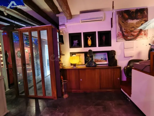 EXCLUSIVO LOCAL EN ZONA CALLE ALFONSO — 5