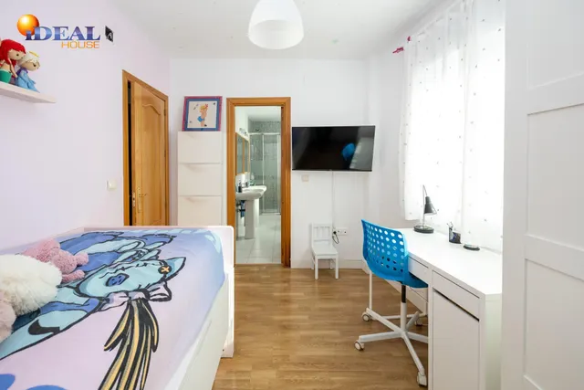 MARAVILLOSA CASA  A POCOS MINUTOS DEL CENTRO DE LA ZUBIA — 33