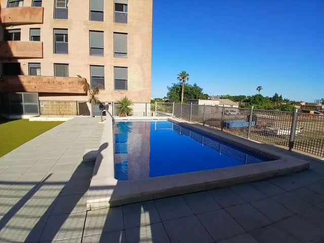 Apartamento con terraza, piscina y 2 plazas de parking — 16