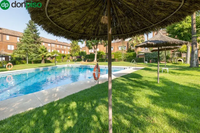 CHALET ADOSADO EN URBANIZACIÓN ADORATRICES — 5