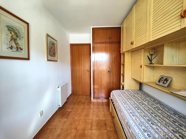 Casa adosada en Calafell de 3 habitaciones y gran jardín cerca del tren — 30