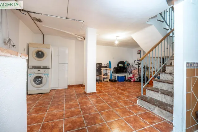 Encantadora Casa Reformada en Ogijares con Vistas y Espacios para Disfrutar — 41