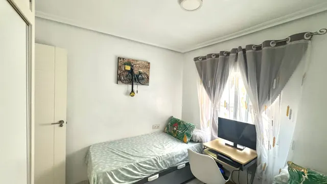 CUARTO PISO CON ASCENSOR - 4 habitaciones - VIRGEN DEL REMEDIO — 17