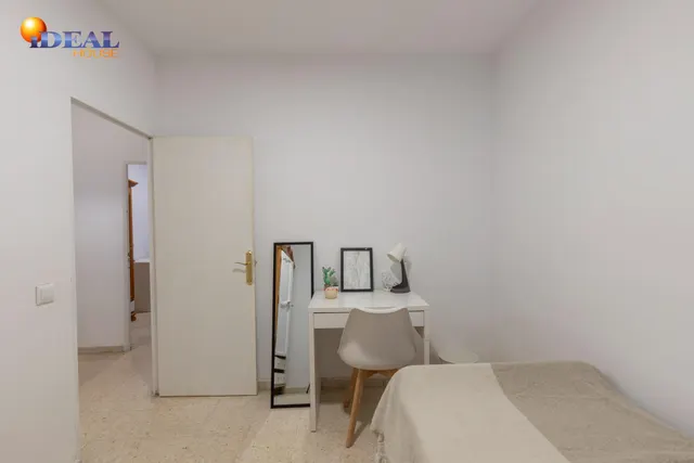 Piso ideal para inversión con alta rentabilidad junto a facultades de  Cartuja en Granada — 6